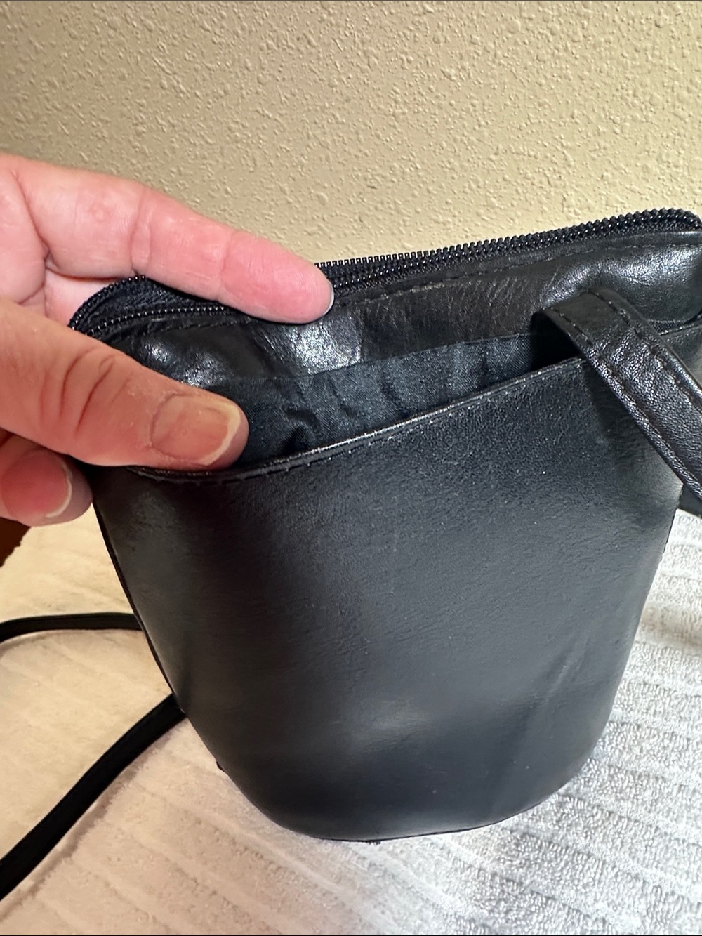 Wilson Leather Crossbody - Picture 2 of 6